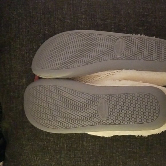 Deluxe by Dearfoams slippers NWT - Picture 4 of 4